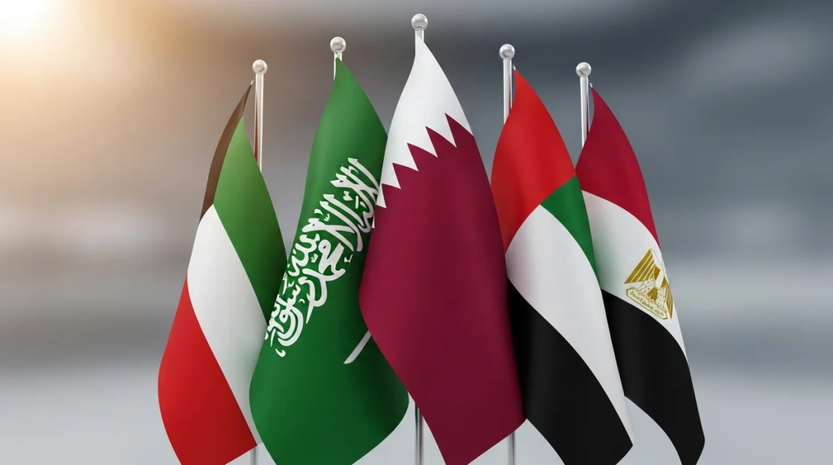 أعلام قطر والسعودية والإمارات والكويت ومصر تعكس التنسيق العربي لخفض التصعيد