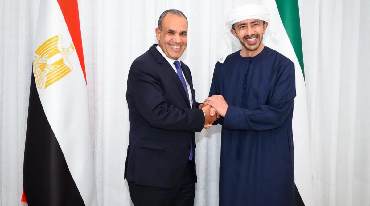 وزير الخارجية المصري بدر عبد العاطي خلال لقاء مع الشيخ عبد الله بن زايد في الإمارات لبحث العلاقات الثنائية والتطورات الإقليمية