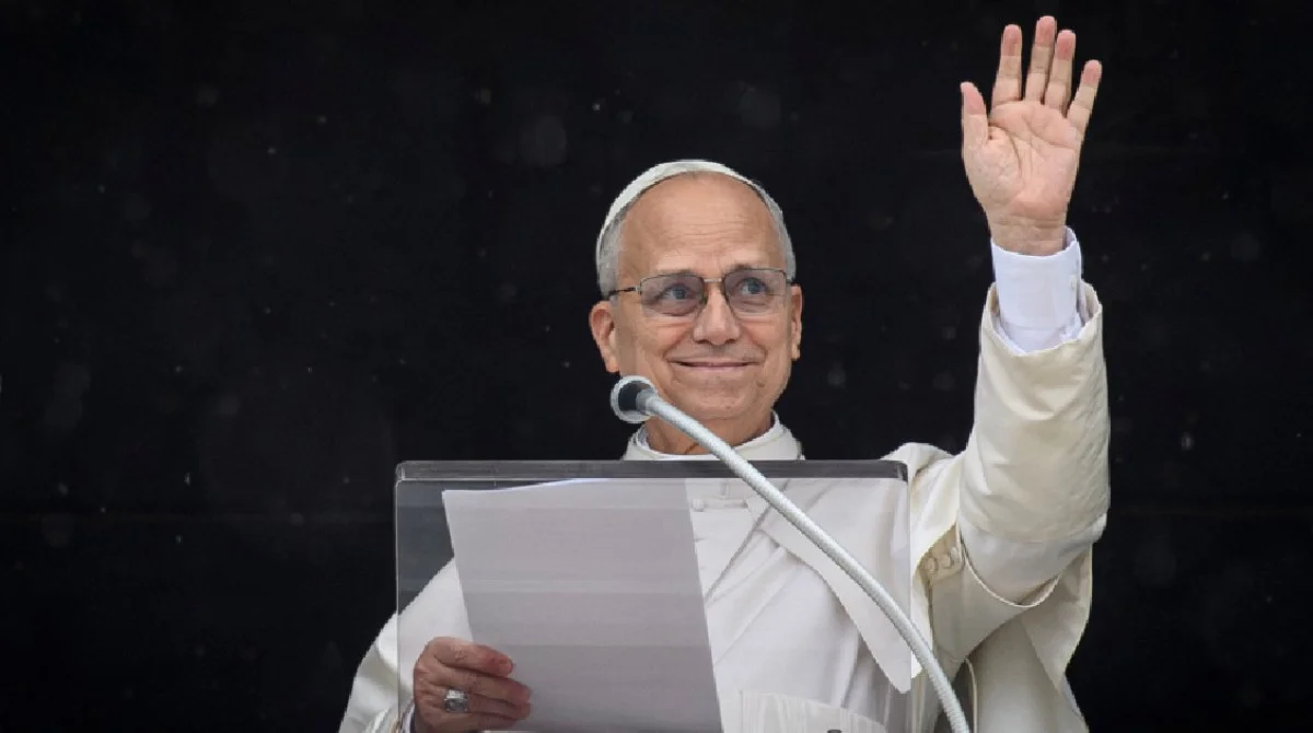 البابا ليو يلقي كلمة في الفاتيكان داعيًا لوقف الحرب في الشرق الأوسط