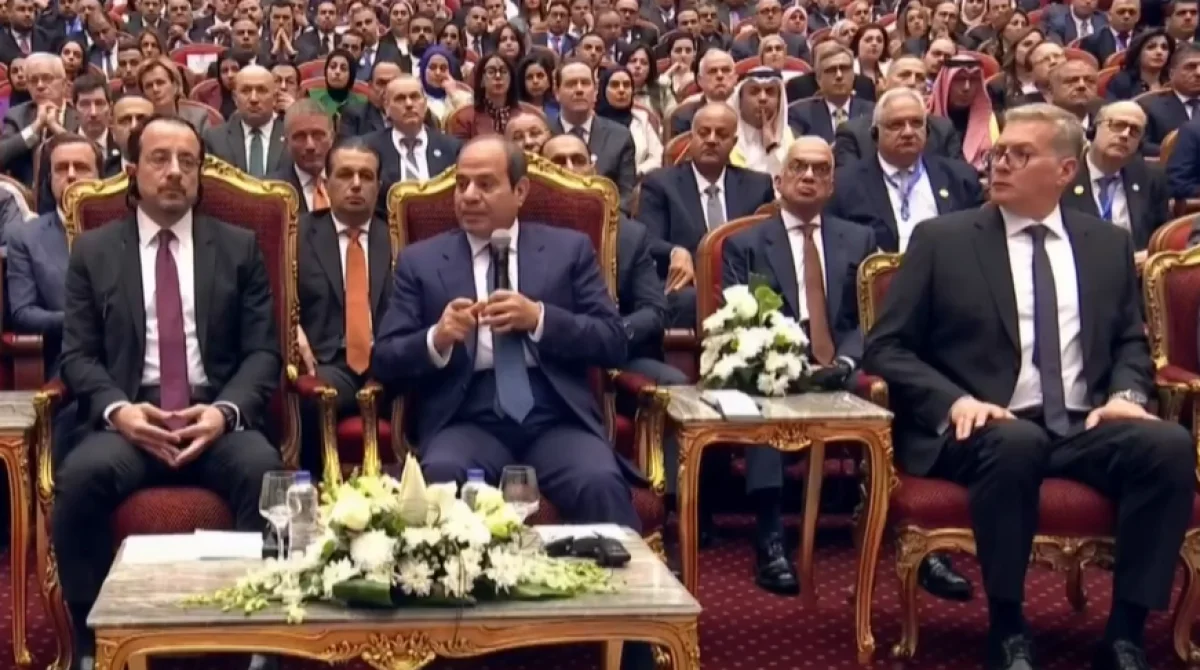 منشآت إسالة الغاز في مصر ضمن خطة تصدير الغاز القبرصي للأسواق العالمية وتعزيز دور الدولة كمركز إقليمي للطاقة.